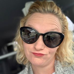 Meet your Posher, Temah